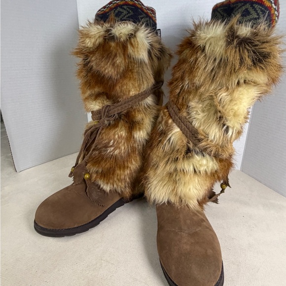 MUK LUKS Women's Sigrid Leela Faux Fur Boot US10 - Picture 1 of 13
